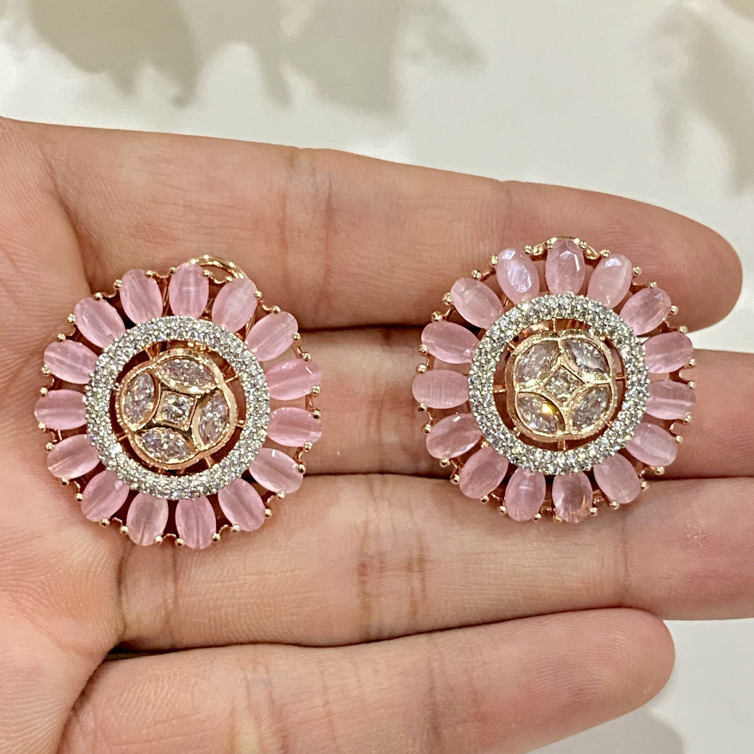 Floral Rose Gold stud earring, Luxury designer wedding earring — 3