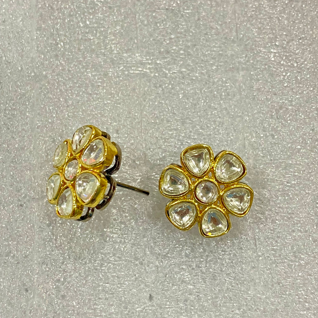Flower Polki Stud Earrings | 22K Gold Plated Kundan Earrings | Handmade Traditional Indian Studs | Bridal Ethnic Jewelry | Gift For Her — 1