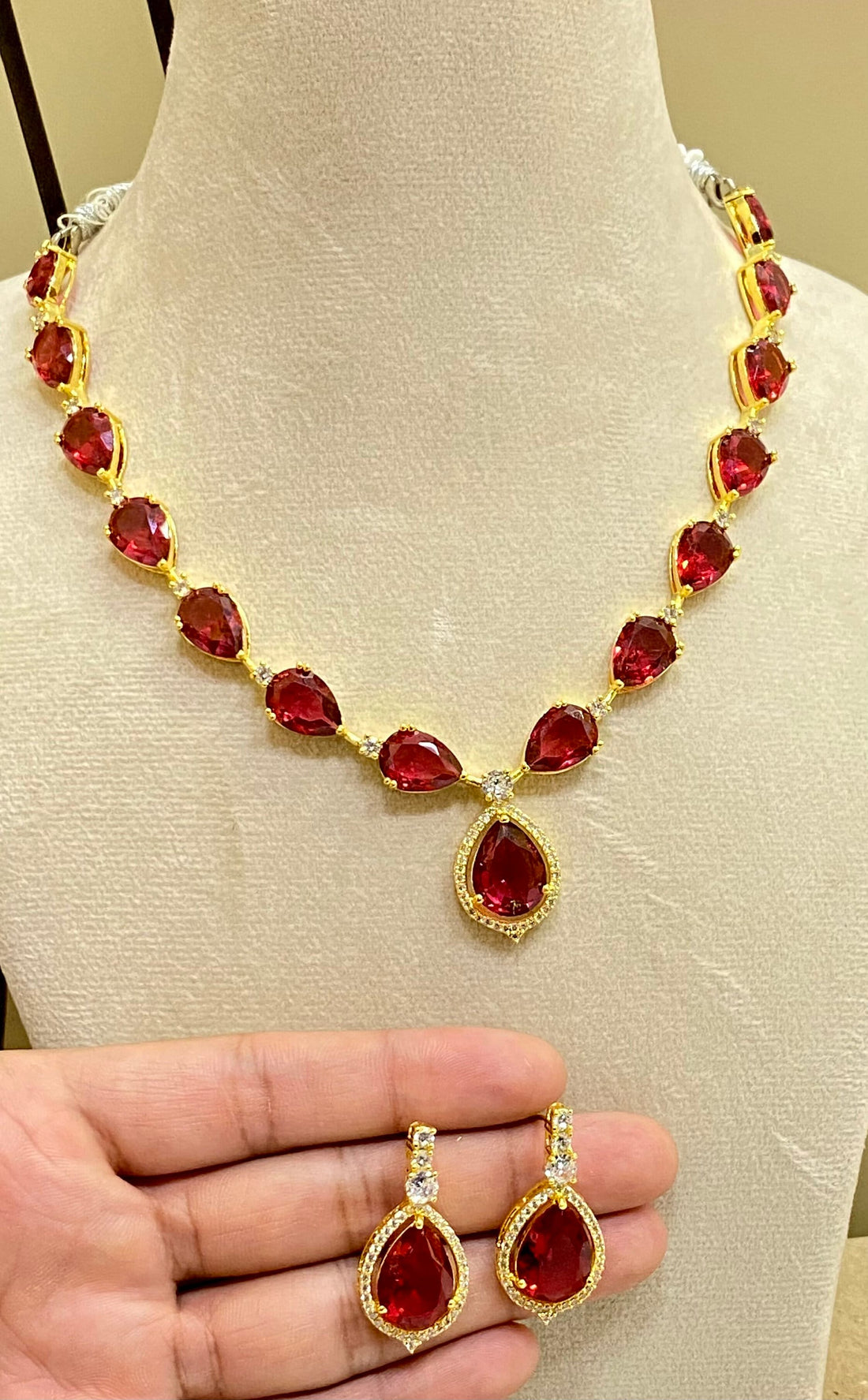 Gold plated Ruby Teardrop Necklace , Dainty Statment Jewelry, Ruby layout Necklace — 4