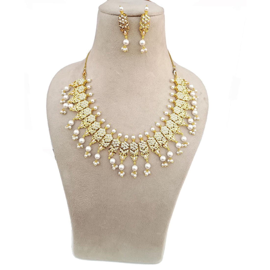 Ruby Emerald Pearl Necklace Set |22K Gold Plated South Indian Wedding Jewelry |Traditional Bridal Necklace |Party Wear Jewelry |Gift for Her — 4
