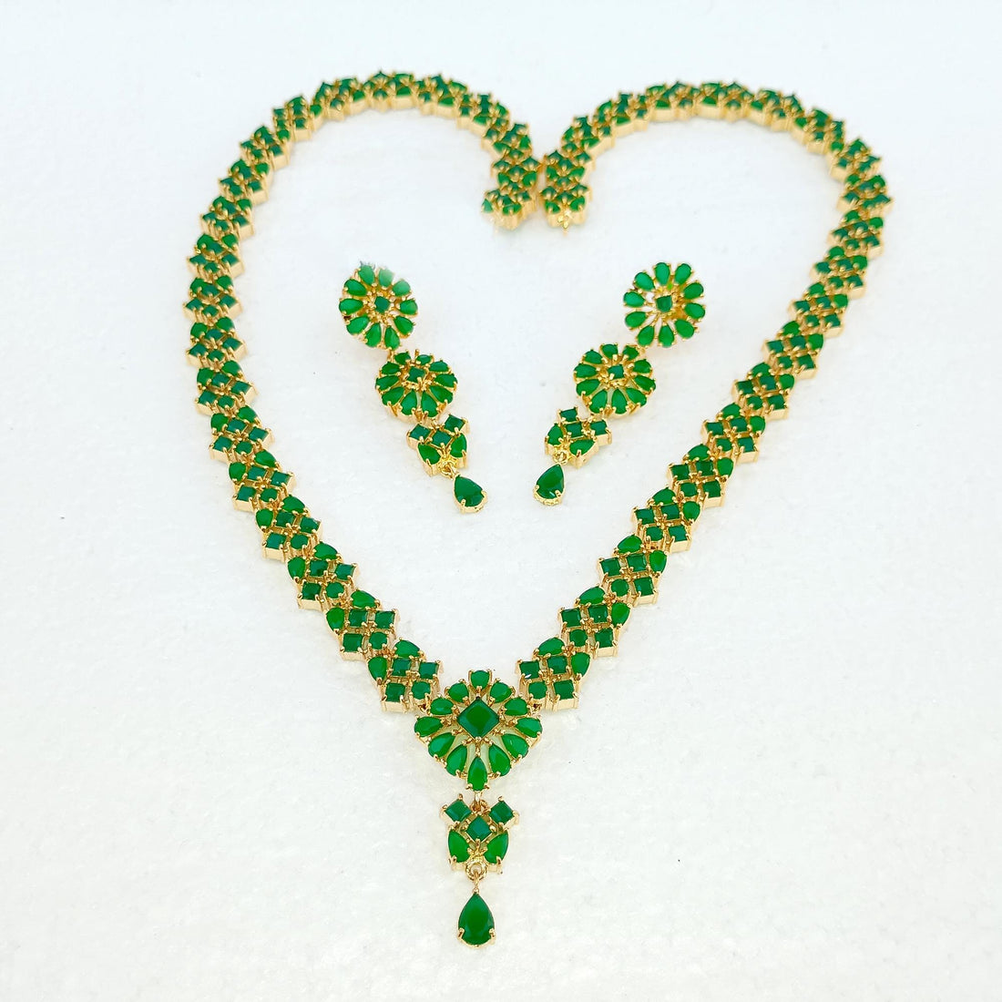 22K Gold Emerald Necklace Set | Handmade Indian Bridal Jewelry | Green Gold Necklace with Earrings | Traditional Temple Design Necklace — 5