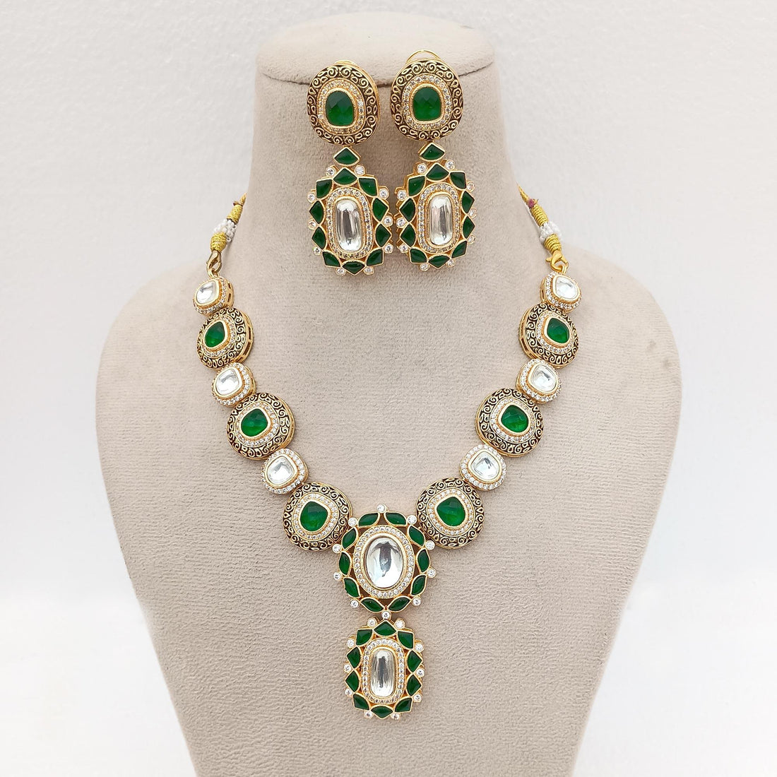 22k Gold Plated Kundan Necklace | Indian Bridal Jewelry | Elegant Wedding Ethnic Statement Necklace | Traditional Jewelry | Gift For Her — 2