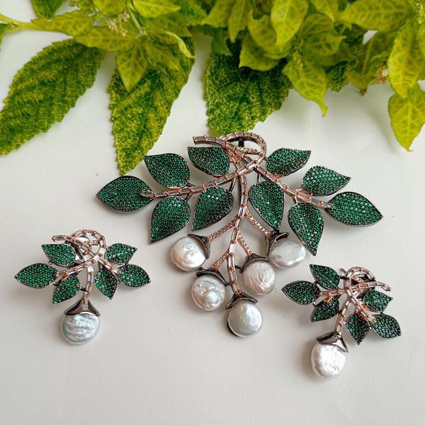 Pearl & Emerald Statement Jewelry Set: Modern Organic Design