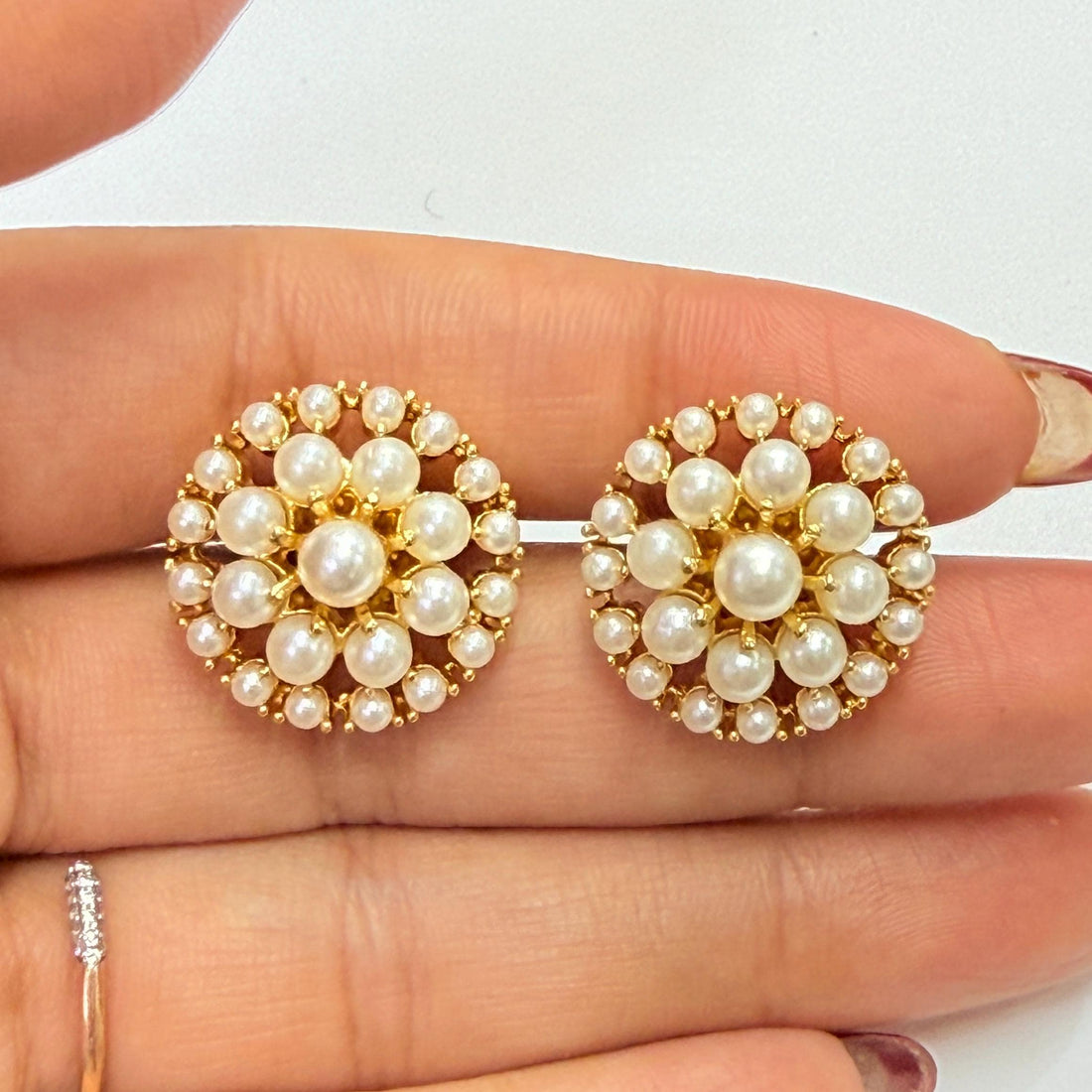 Gold Pearl earring stud, Flower stud earring, Fresh water pearl studs, Dainty Studs Jewelry — 4
