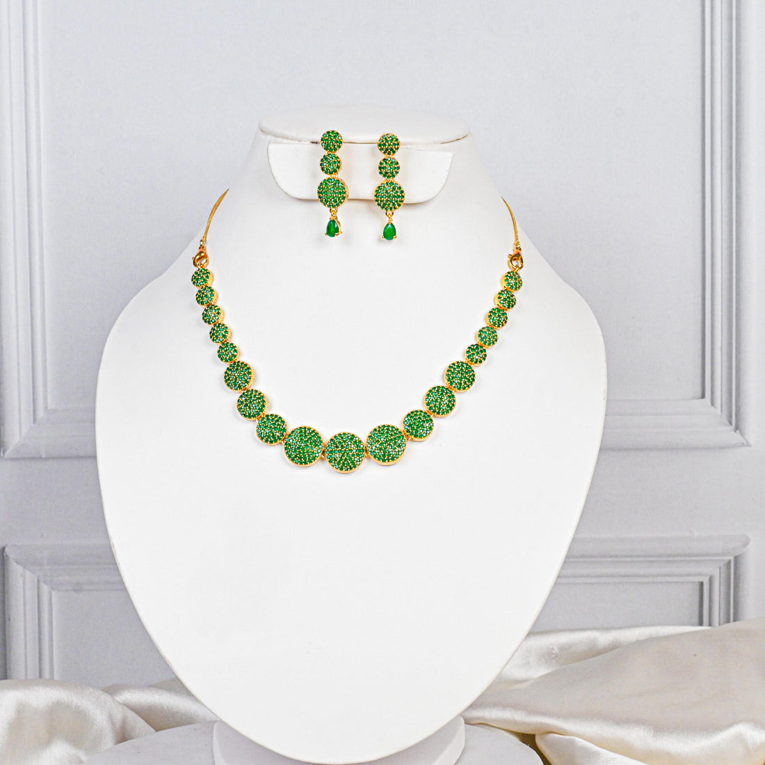 22K Gold Plated Emerald Green Choker Set | Delicate Gold Plated Necklace With Earrings | Indian Wedding Bridal Jewelry | Bollywood Jewelry — 1