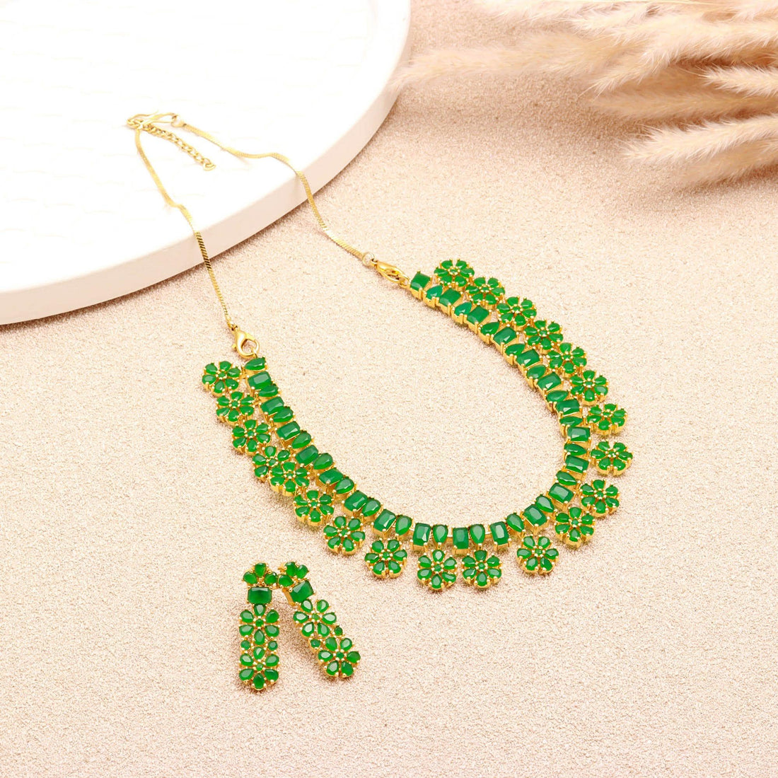 Flower Hanging Emerald Necklace Set with Earrings |22K Gold Plated South Indian Bridal Necklace |Indian Party Wear Necklace | Gift for Women — 2