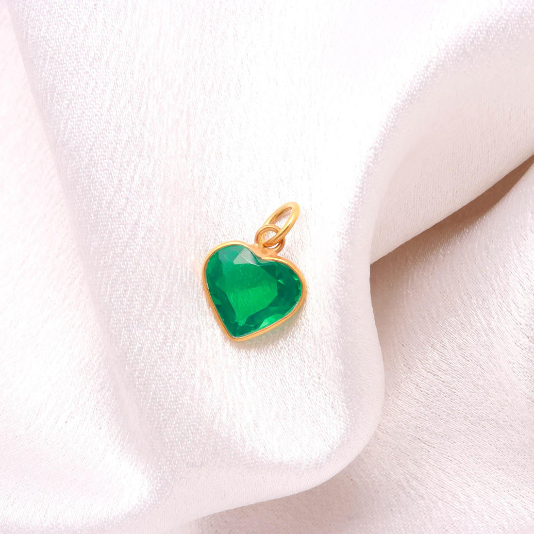 14K Gold Heart Shape Lab Emerald Charm Pendant | Bezel Set Charm | Minimal Elegant Jewelry | Vintage Pendant | Gift For Her | Small Charm — 7