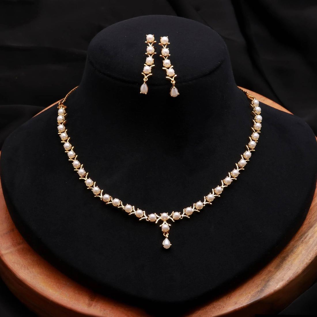 Elegant Brass Pearl Necklace Set | 22K Gold Plated Round Necklace | Bridal Necklace | Traditional Necklace | Ethnic Necklace | Gift For Her — 3