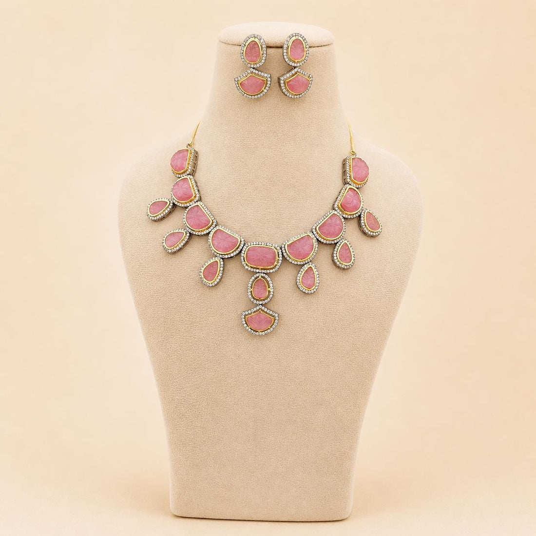 Pink Rose Quarts Carving Stone Necklace, Gold Plated Jewelry, Bride Jewelry, Vintage Gift for her — 4