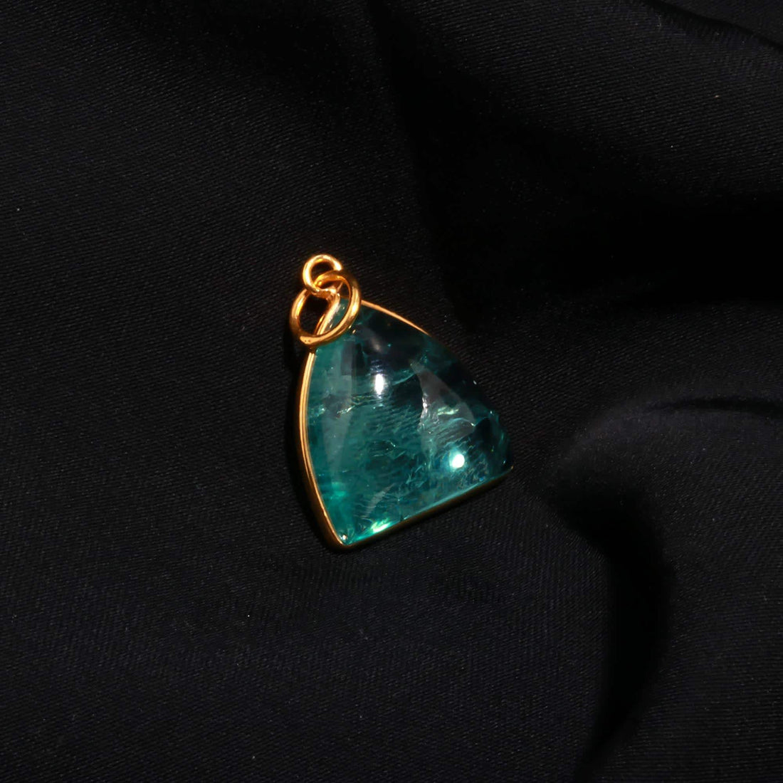 9K Gold Russian Emerald Pendant | Triangle Cabochon Gemstone Charm | Bezel Set Fine Jewelry | Gift For Women — 5
