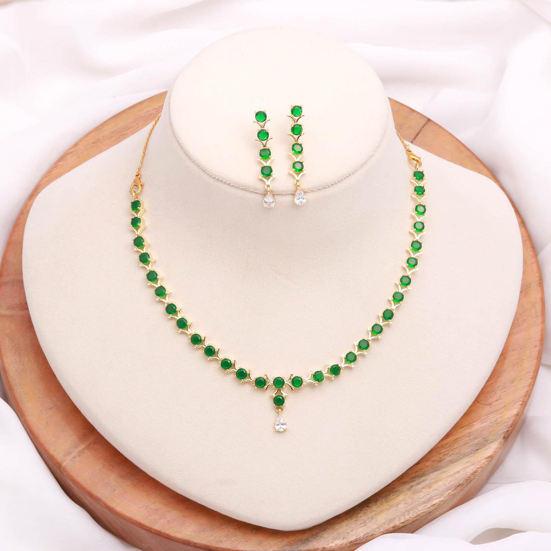 Emerald Green Necklace Set | 22K Gold Plated Minimal Jewelry |Green Stone Bridal Necklace |Wedding Necklace Set |Gift for Her |Brass Jewelry — 2