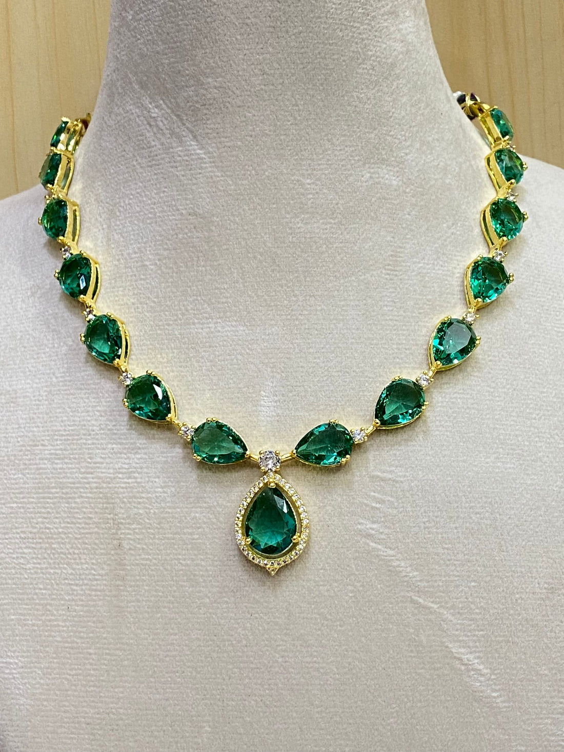 Emerald and Diamond Necklace, Pear Cut Colombian Emerald Gemstone, Gold Plated Emerald Green Necklace set — 6