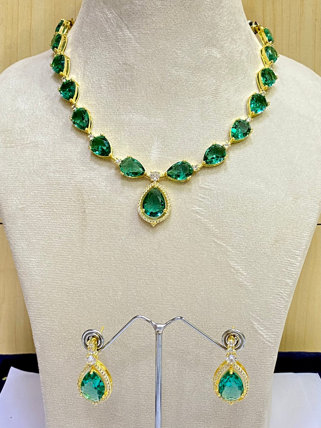 Emerald and Diamond Necklace, Pear Cut Colombian Emerald Gemstone, Gold Plated Emerald Green Necklace set — 7