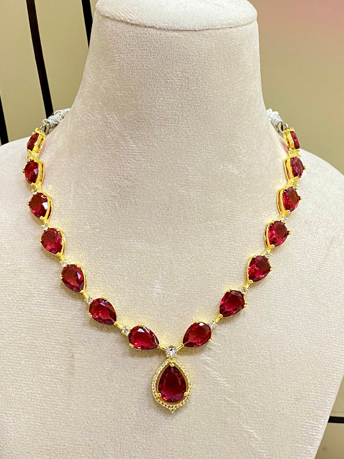 Gold plated Ruby Teardrop Necklace , Dainty Statment Jewelry, Ruby layout Necklace — 2