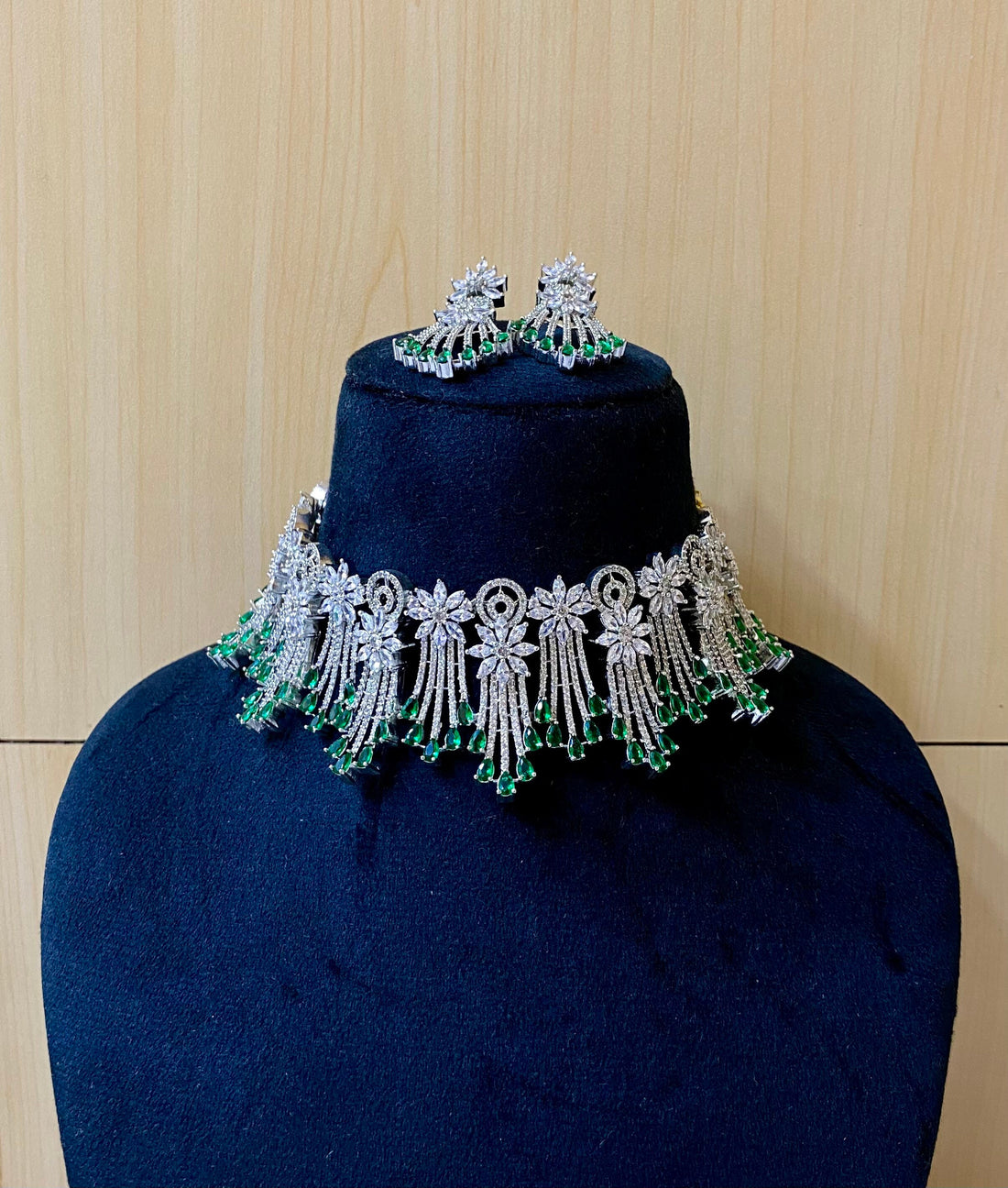 Emerald Aventurine Choker Necklace Set |Indian Bridal Wedding Jewelry | Traditional South Indian Necklace | Ethnic Jewelry Set |Gift for Her — 5