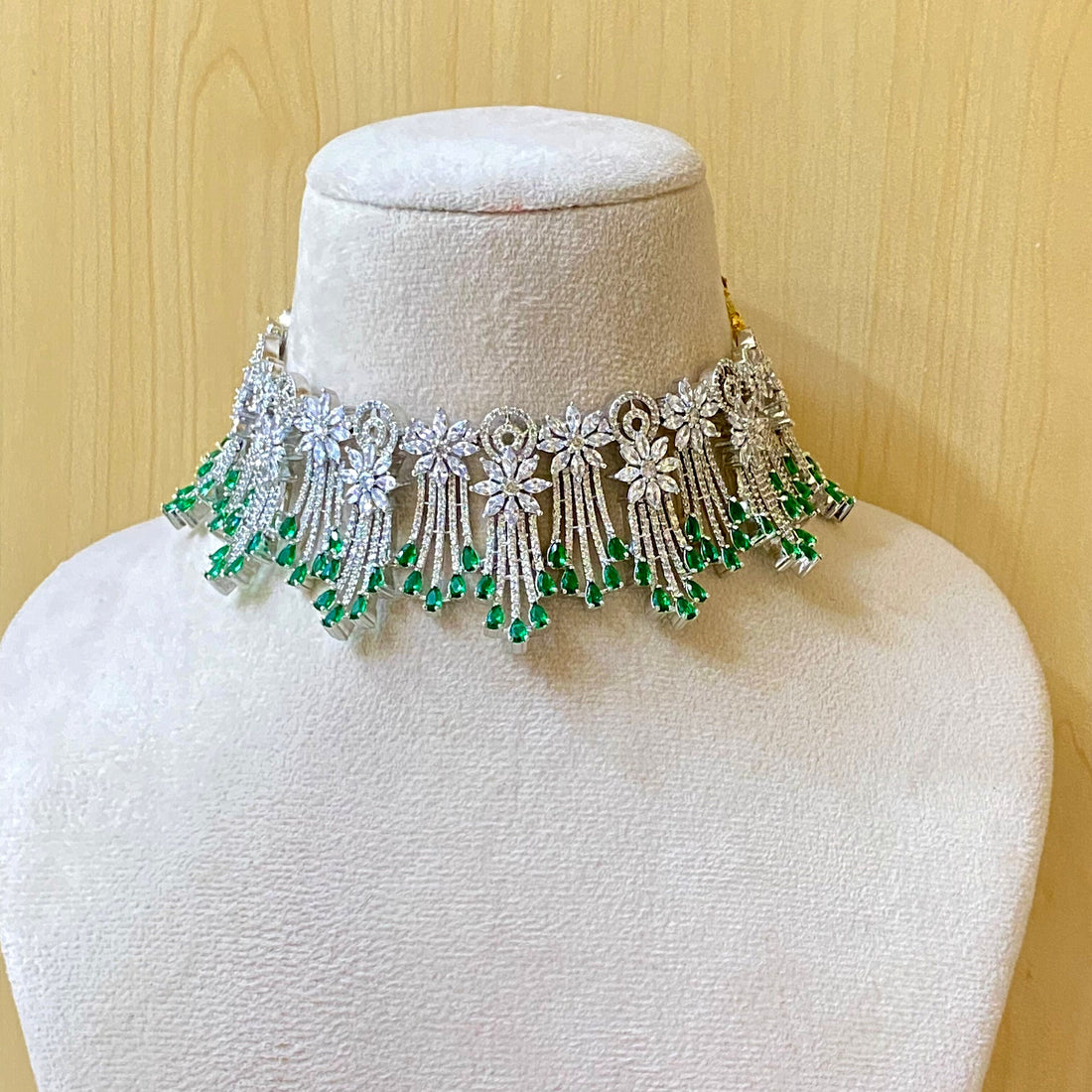 Emerald Aventurine Choker Necklace Set |Indian Bridal Wedding Jewelry | Traditional South Indian Necklace | Ethnic Jewelry Set |Gift for Her — 8