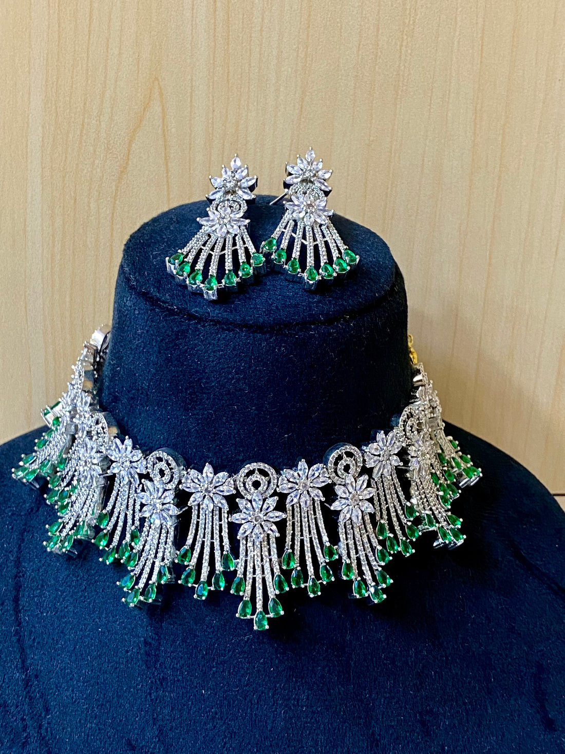 Emerald Aventurine Choker Necklace Set |Indian Bridal Wedding Jewelry | Traditional South Indian Necklace | Ethnic Jewelry Set |Gift for Her — 7