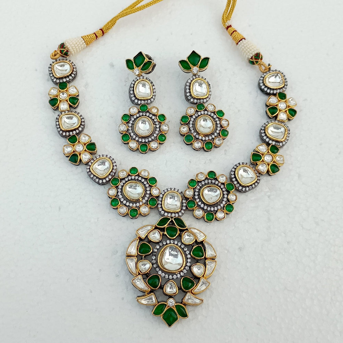 Emerald Polki Diamond Necklace Set | South Indian Bridal Jewelry | Gift For Her | Traditional Necklace  | Wedding Necklace — 4
