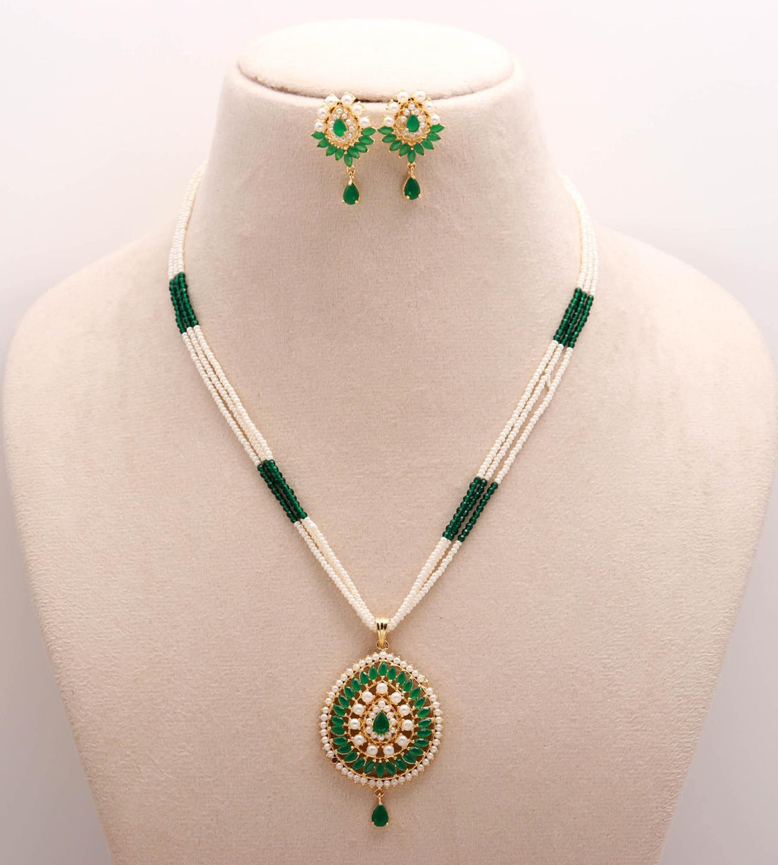 Pearl & Emerald Beaded Necklace Set | Bridal Jewelry | Wedding Necklace | Gift For Her|Green Kundan Pendant Necklace with Matching Earrings — 3