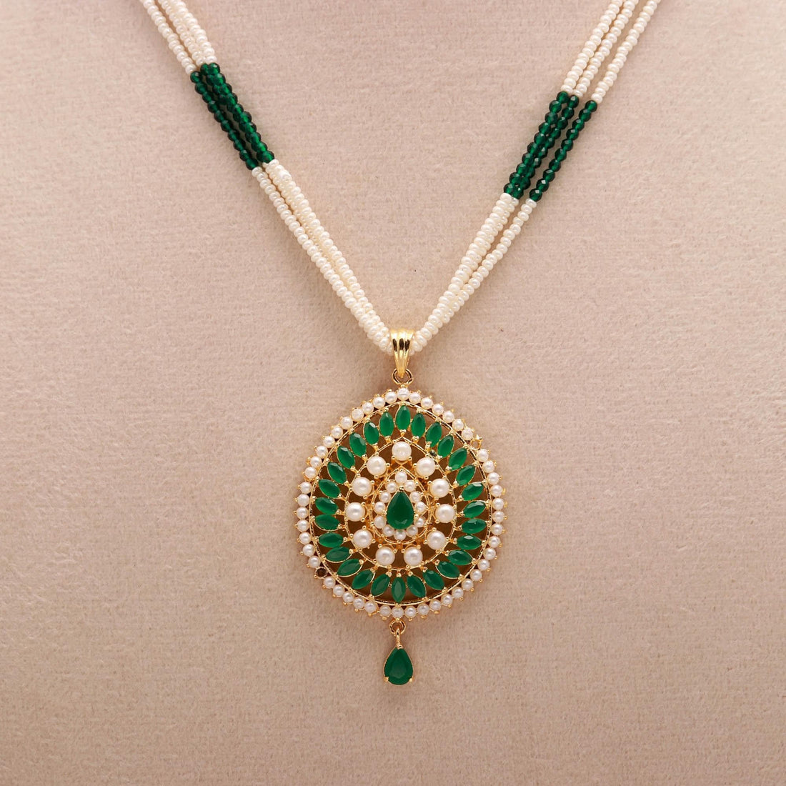 Pearl & Emerald Beaded Necklace Set | Bridal Jewelry | Wedding Necklace | Gift For Her|Green Kundan Pendant Necklace with Matching Earrings — 4