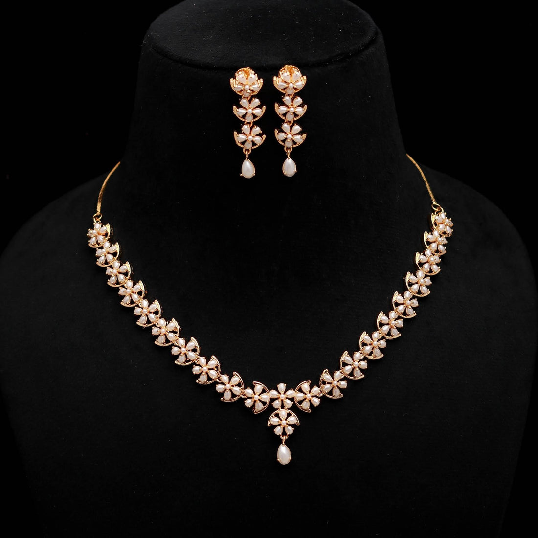 Gold Plated Pearl Gemstone Necklace Set | South Indian Bridal Jewelry | Traditional Elegant Women Necklace | Indian Bridal Set — 6