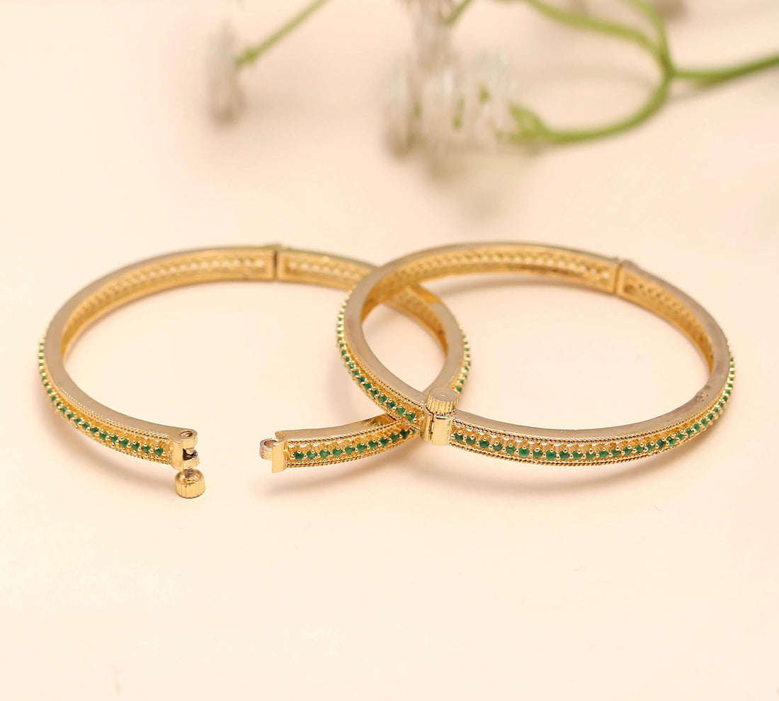 Emerald Stone Gold Bangles | Elegant Green Gemstone Bangle Set for Women | Gift For Wife | Gemstone Jewelry — 2