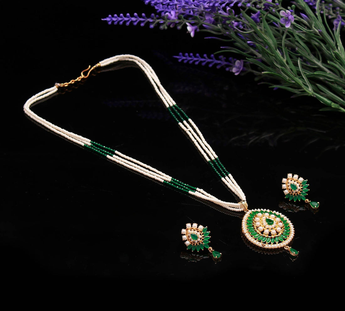 Pearl & Emerald Beaded Necklace Set | Bridal Jewelry | Wedding Necklace | Gift For Her|Green Kundan Pendant Necklace with Matching Earrings — 2