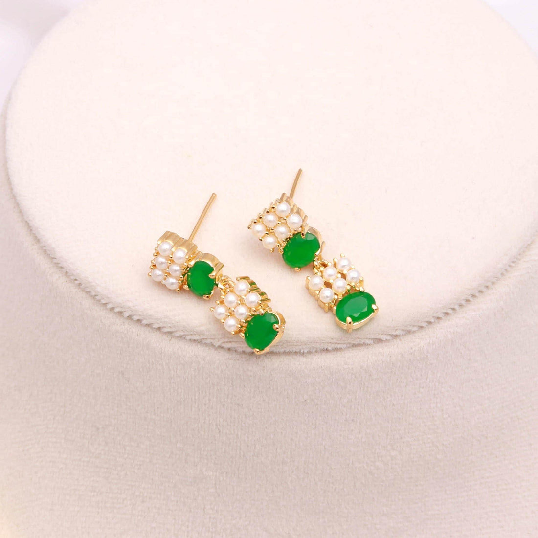 Freshwater Pearl & Emerald Bridal Necklace Set with Earrings | 22K Gold Plated Wedding Necklace | Traditional Necklace |Gift for Her — 4