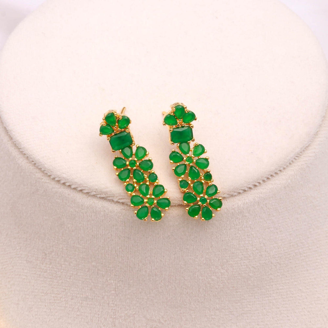 Flower Hanging Emerald Necklace Set with Earrings |22K Gold Plated South Indian Bridal Necklace |Indian Party Wear Necklace | Gift for Women — 3
